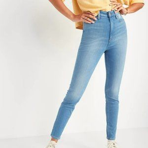 Old Navy Rockstar High Rise 24/7 Sculpt Skinny Jean  |  Light Wash  |  Size 6